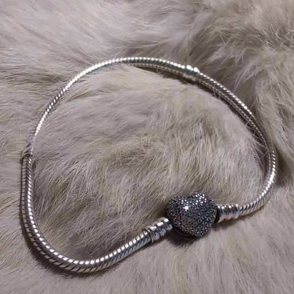 Pandora Jewelry - EUC Pandora Sparkle Heart Bracelet 8"